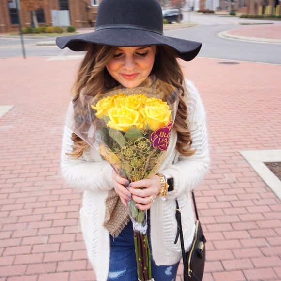 Meet your Posher, Ashley - Picture 3 of 7